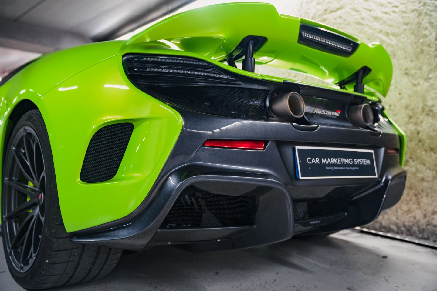
                                                Voiture
                                                 McLaren 675LT V8 3.8 675