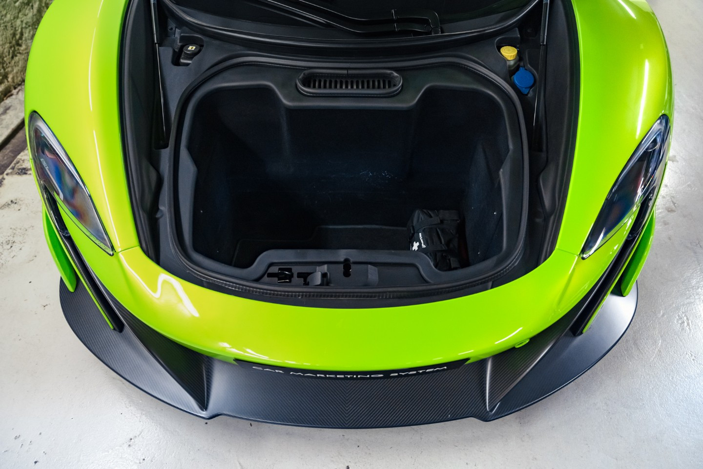 
                                                Voiture
                                                 McLaren 675LT V8 3.8 675