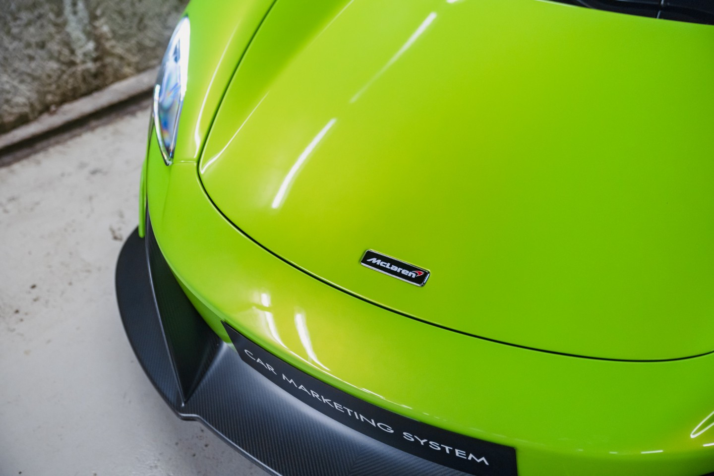 
                                                Voiture
                                                 McLaren 675LT V8 3.8 675