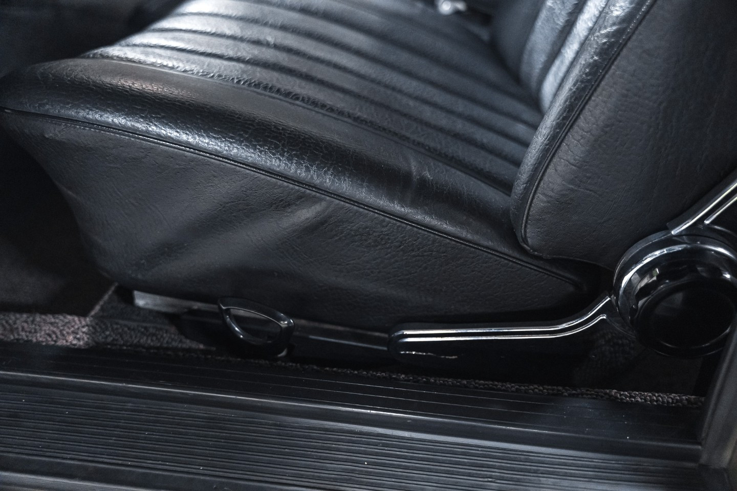 
                                                Voiture
                                                 Mercedes 280 SE