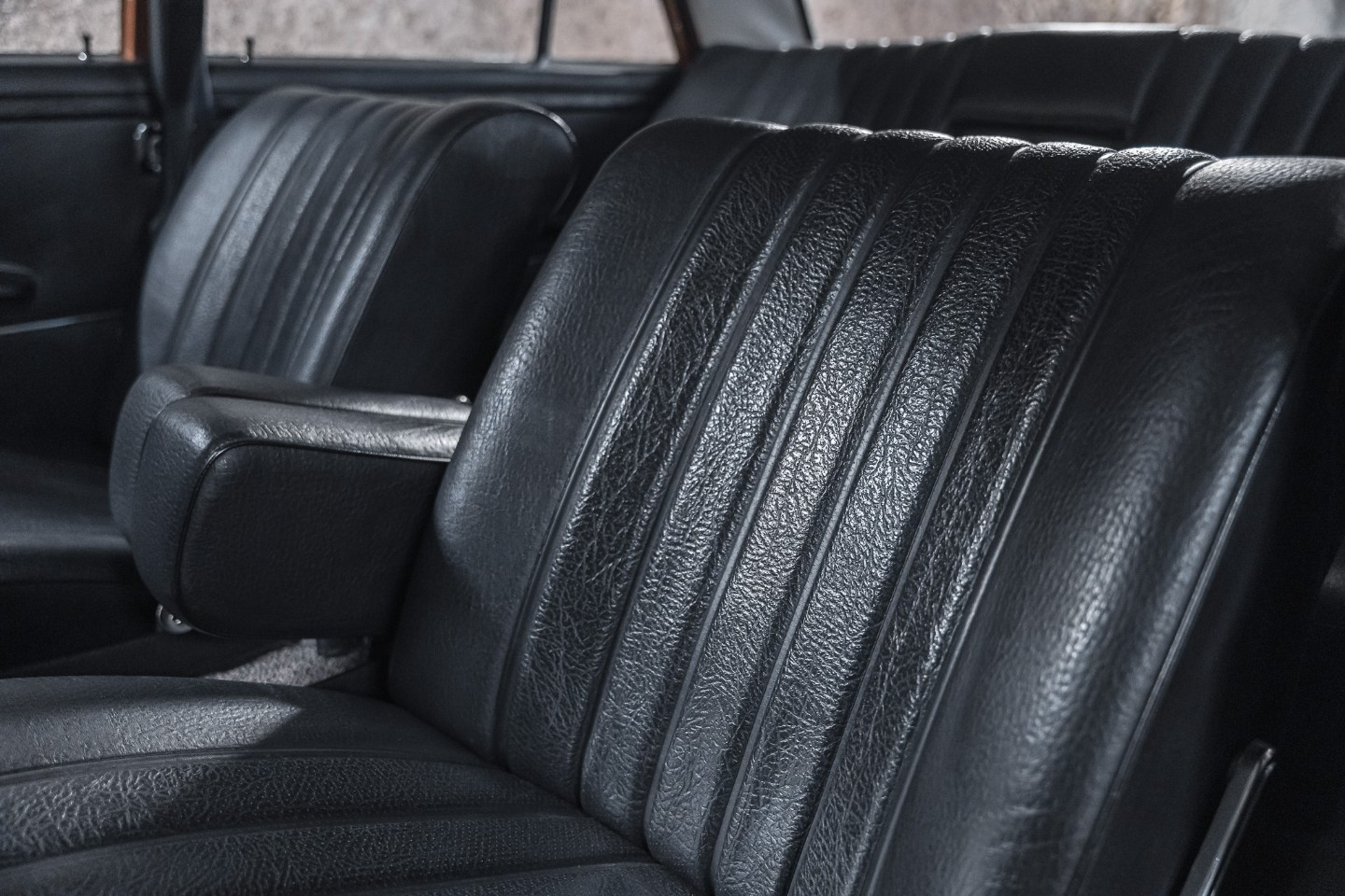 
                                                Voiture
                                                 Mercedes 280 SE