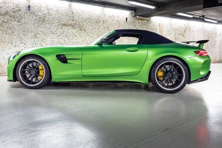 
                                                Voiture
                                                 Mercedes AMG GT R Roadster V8 4.0 585 - 1 of 750