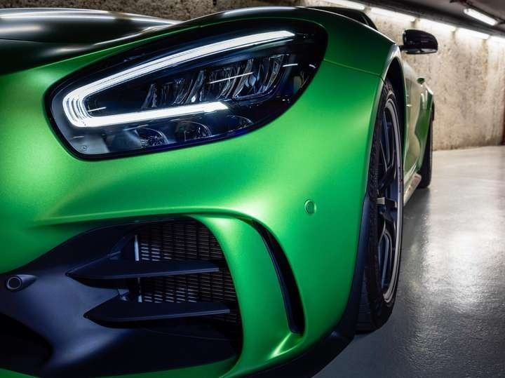 
                                                Voiture
                                                 Mercedes AMG GT R Roadster V8 4.0 585 - 1 of 750