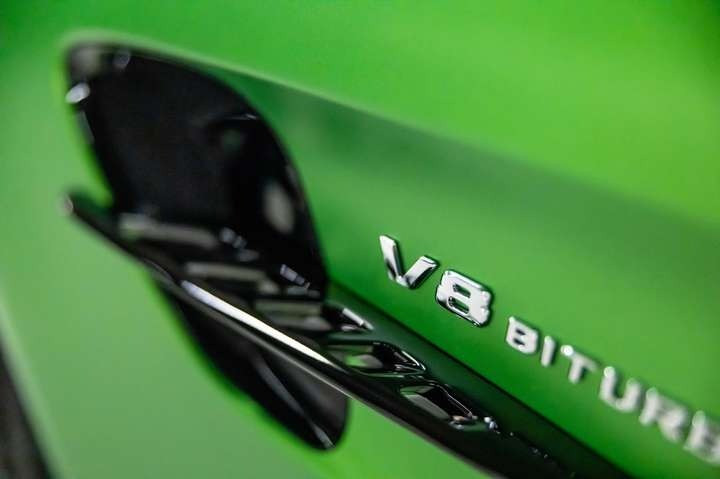 
                                                Voiture
                                                 Mercedes AMG GT R Roadster V8 4.0 585 - 1 of 750