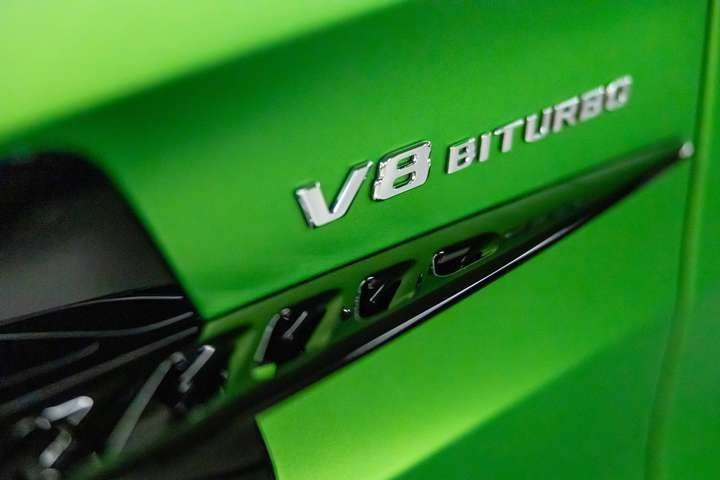 
                                                Voiture
                                                 Mercedes AMG GT R Roadster V8 4.0 585 - 1 of 750