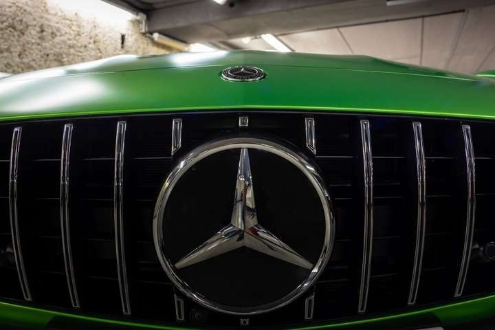 
                                                Voiture
                                                 Mercedes AMG GT R Roadster V8 4.0 585 - 1 of 750