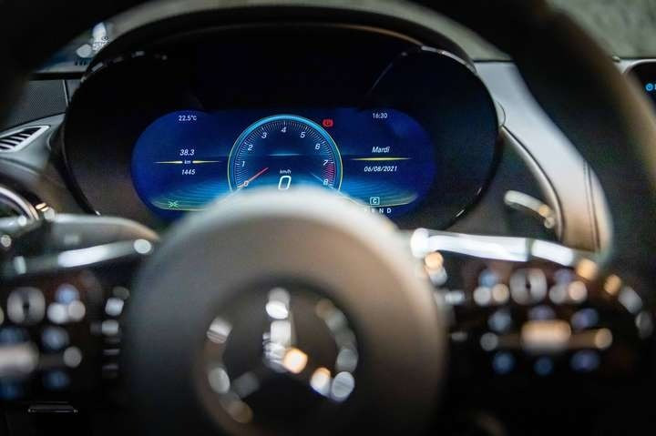 
                                                Voiture
                                                 Mercedes AMG GT R Roadster V8 4.0 585 - 1 of 750