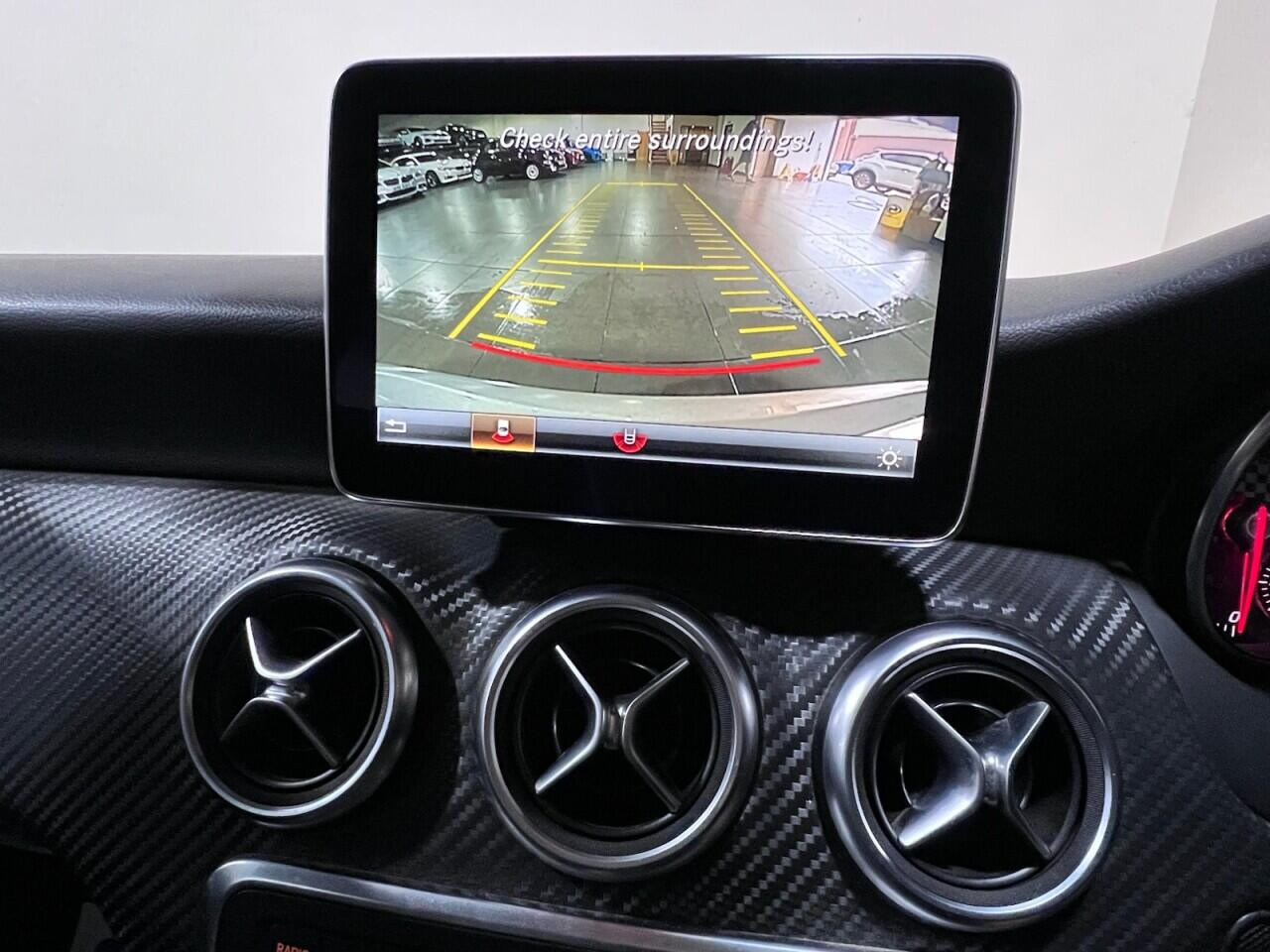 Voiture
                                                 Mercedes-Benz A-Class 1.5 A180d AMG Line (Premium Plus) Hatchback 5dr Diesel Manual Euro 6 (s/s) (109 ps)