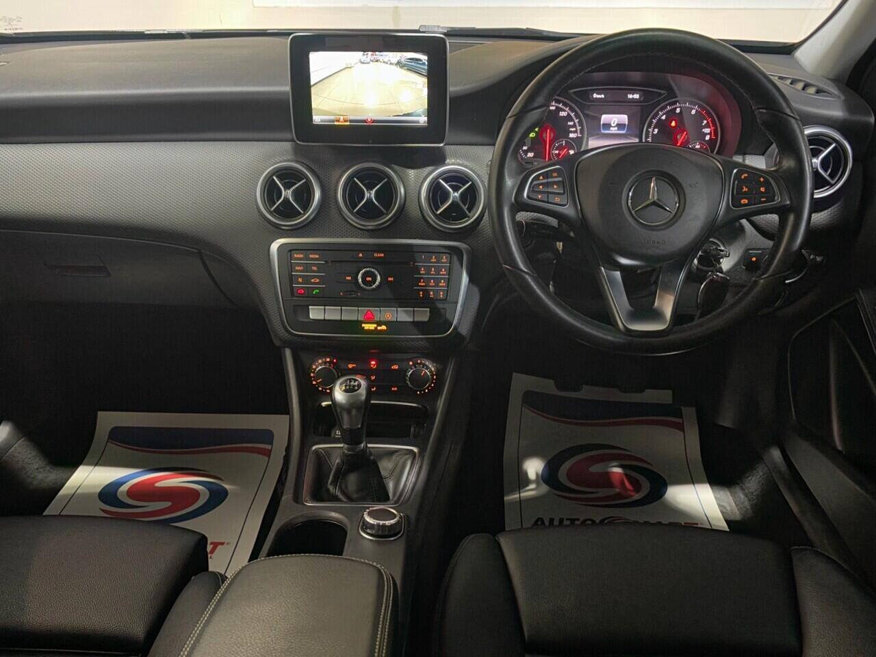 Voiture
                                                 Mercedes-Benz A-Class 1.6 A160 SE Hatchback 5dr Petrol Manual Euro 6 (s/s) (102 ps)