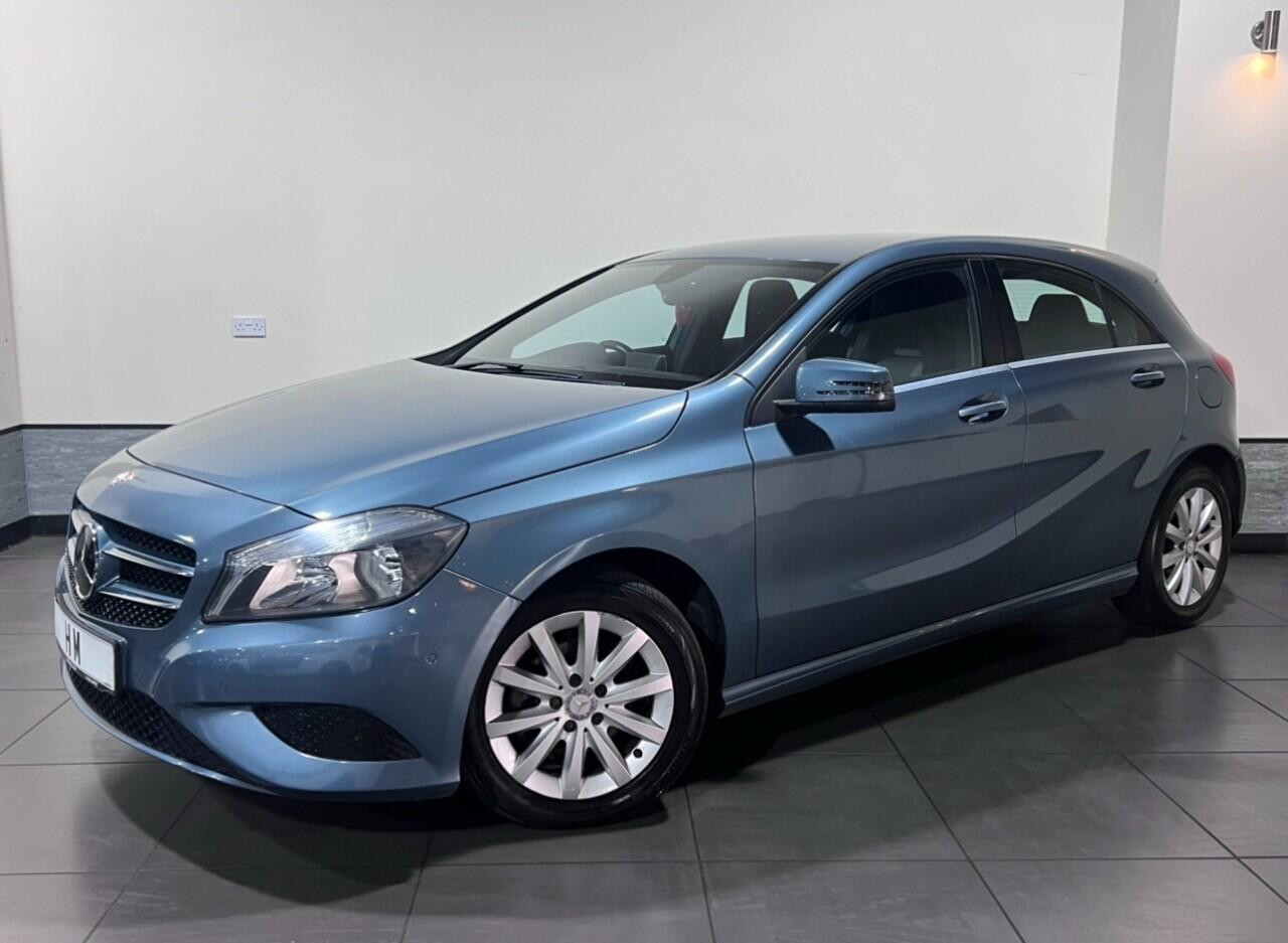 Voiture
                                                 Mercedes-Benz A-Class 1.8 A180 CDI BlueEfficiency SE Hatchback 5dr Diesel 7G-DCT Euro 5 (s/s) (109 ps)