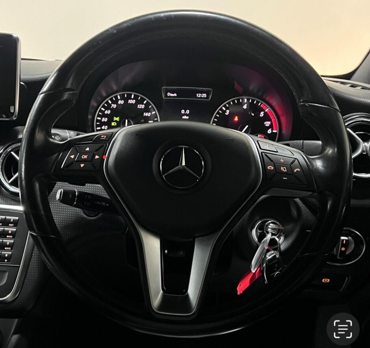 Voiture
                                                 Mercedes-Benz A-Class 1.8 A180 CDI BlueEfficiency SE Hatchback 5dr Diesel 7G-DCT Euro 5 (s/s) (109 ps)