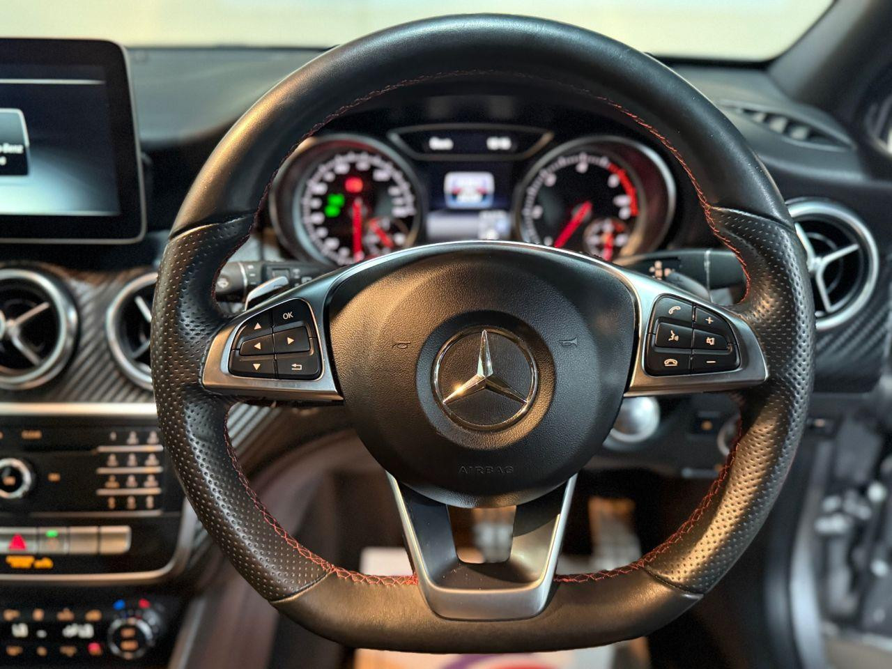 Voiture
                                                 Mercedes-Benz A-Class 2.1 A200d AMG Line Hatchback 5dr Diesel 7G-DCT Euro 6 (s/s) (136 ps)
