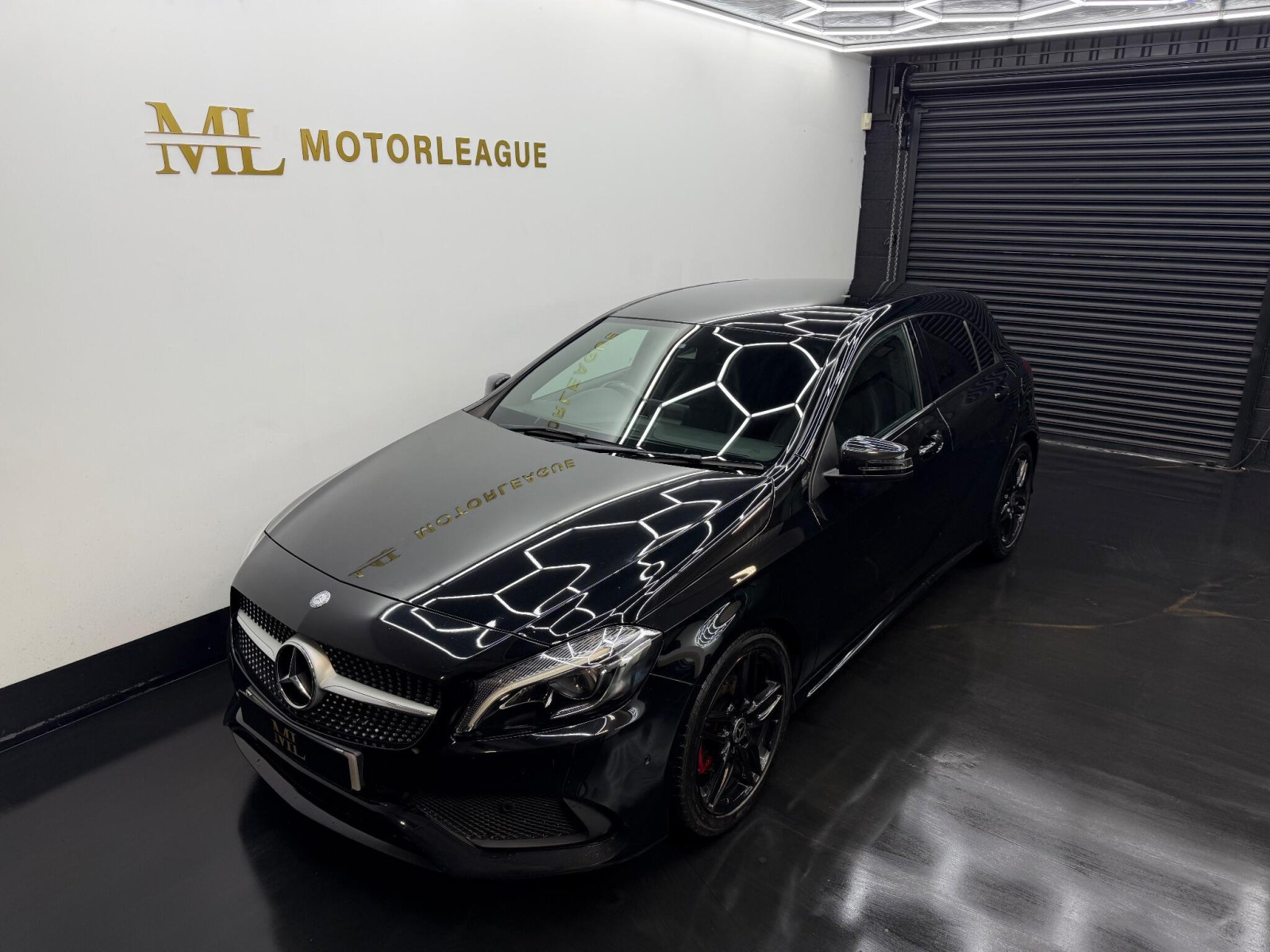 
                                                Voiture
                                                 Mercedes-Benz A Class 2.1 A200d AMG Line (Premium) 7G-DCT Euro 6 (s/s) 5dr
