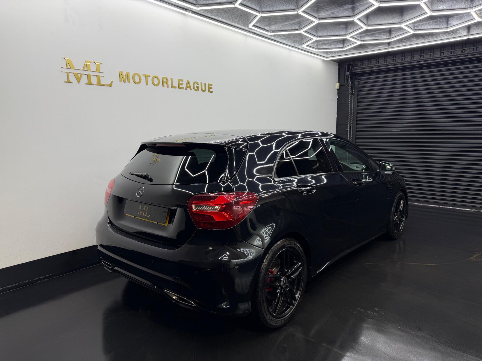 
                                                Voiture
                                                 Mercedes-Benz A Class 2.1 A200d AMG Line (Premium) 7G-DCT Euro 6 (s/s) 5dr