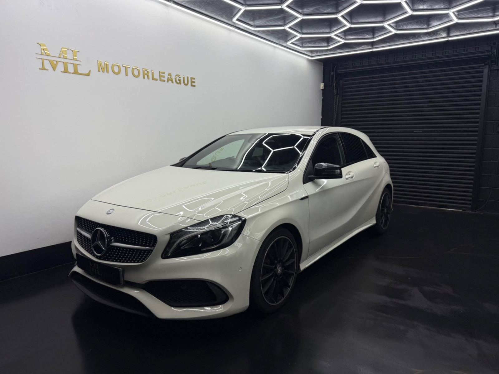 
                                                Voiture
                                                 Mercedes-Benz A Class 2.1 A200d AMG Line (Premium) 7G-DCT Euro 6 (s/s) 5dr