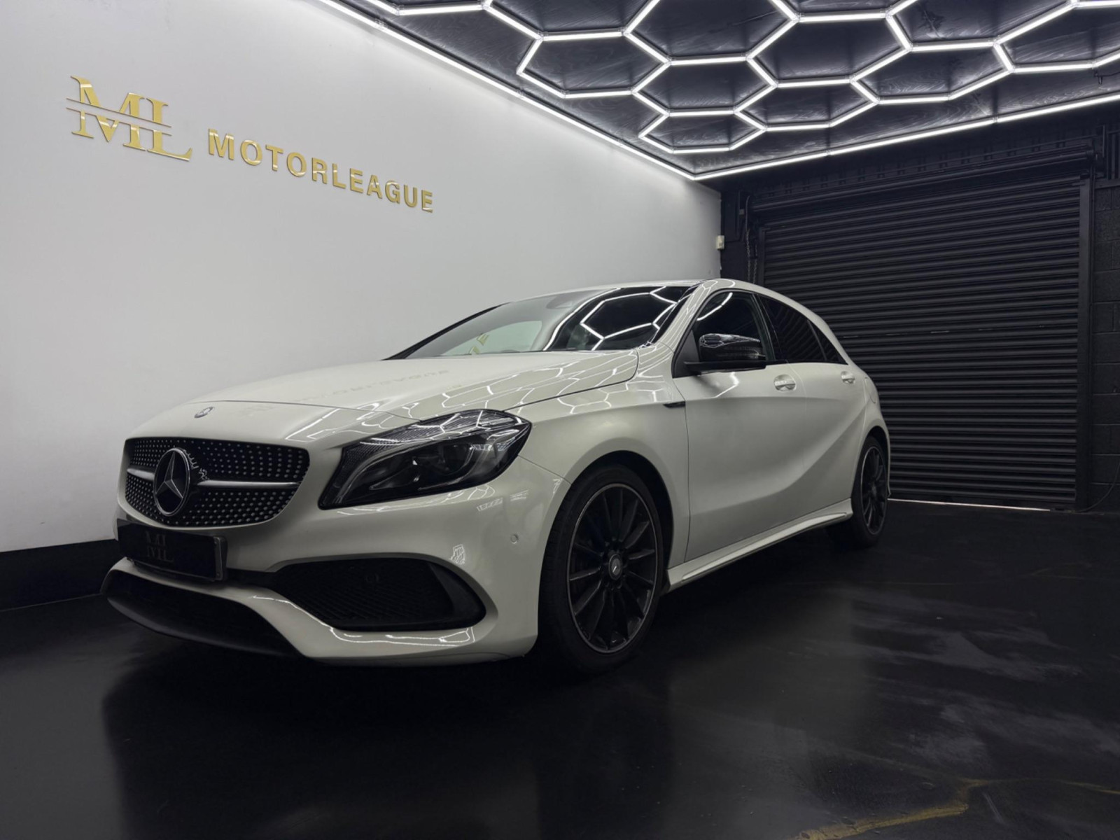 
                                                Voiture
                                                 Mercedes-Benz A Class 2.1 A200d AMG Line (Premium) 7G-DCT Euro 6 (s/s) 5dr