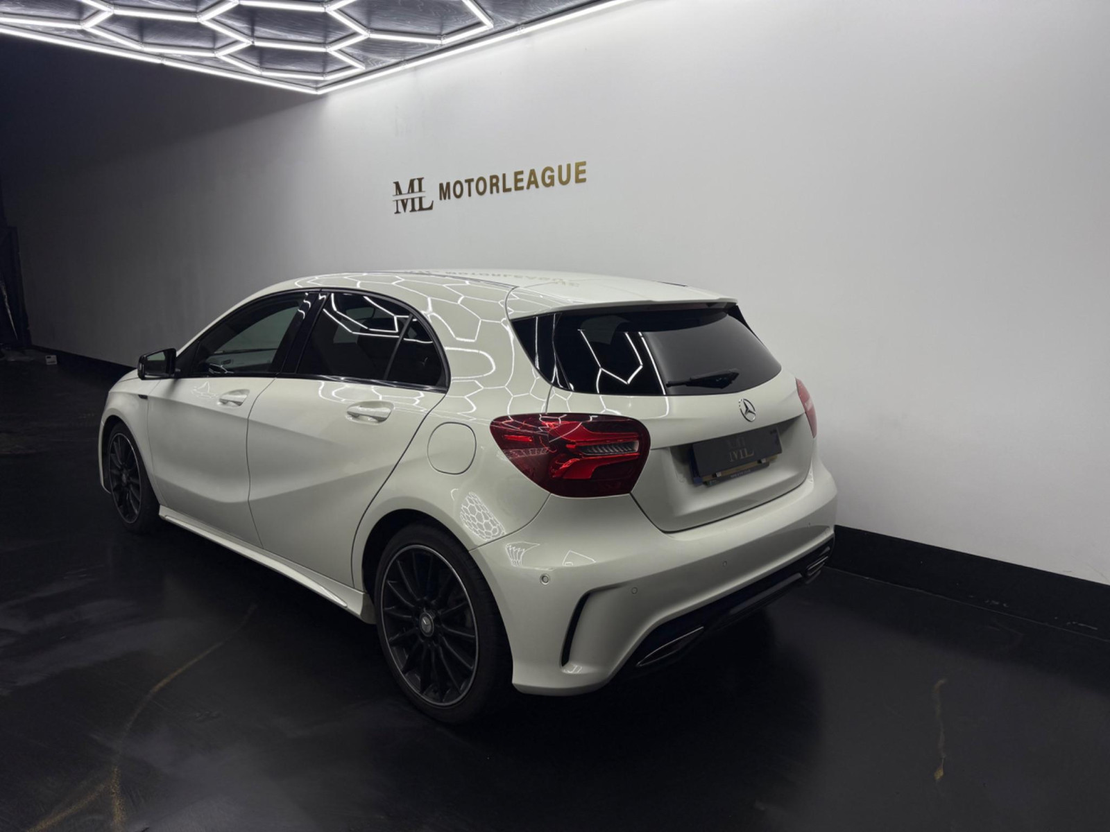 
                                                Voiture
                                                 Mercedes-Benz A Class 2.1 A200d AMG Line (Premium) 7G-DCT Euro 6 (s/s) 5dr