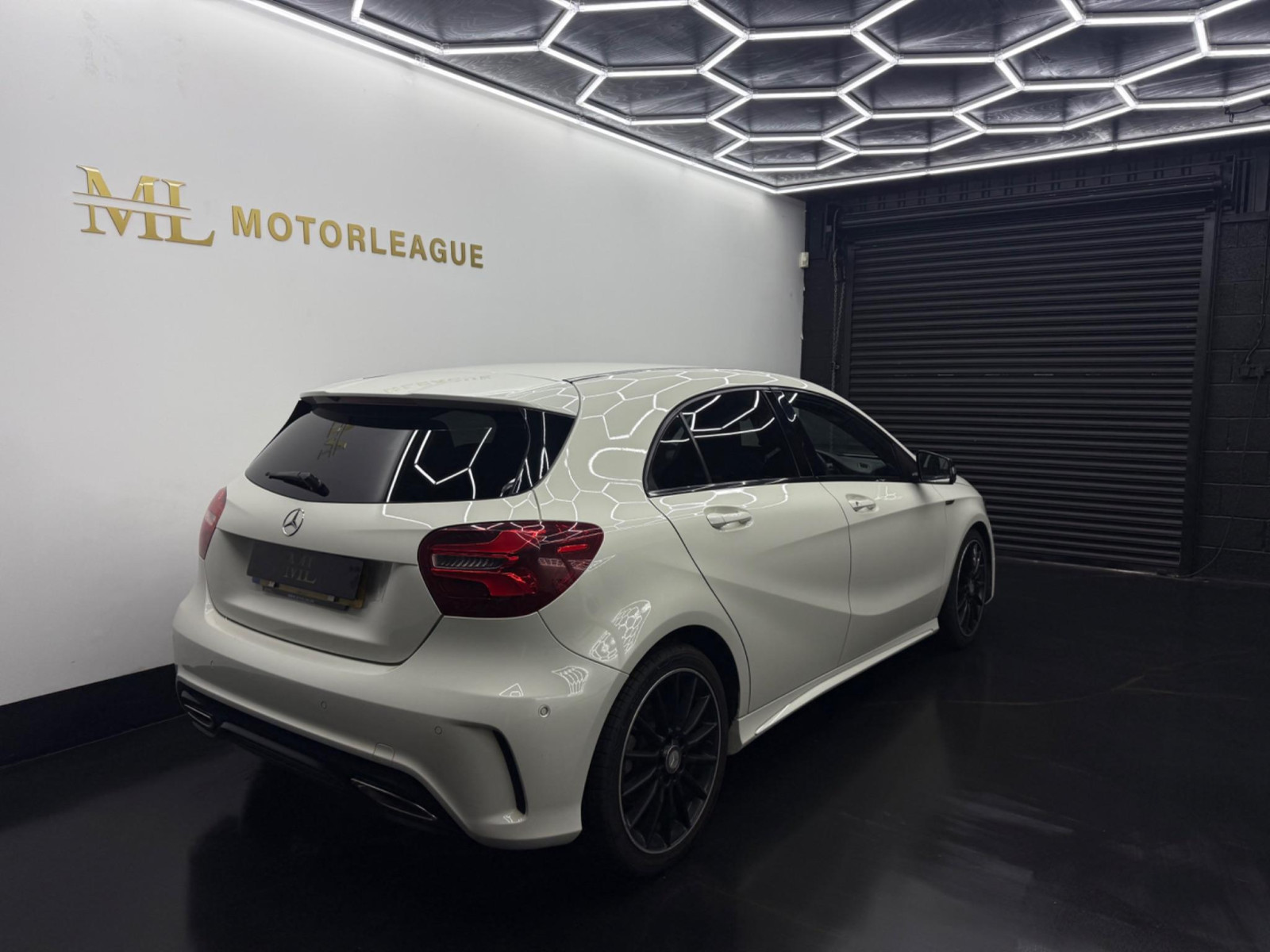 
                                                Voiture
                                                 Mercedes-Benz A Class 2.1 A200d AMG Line (Premium) 7G-DCT Euro 6 (s/s) 5dr