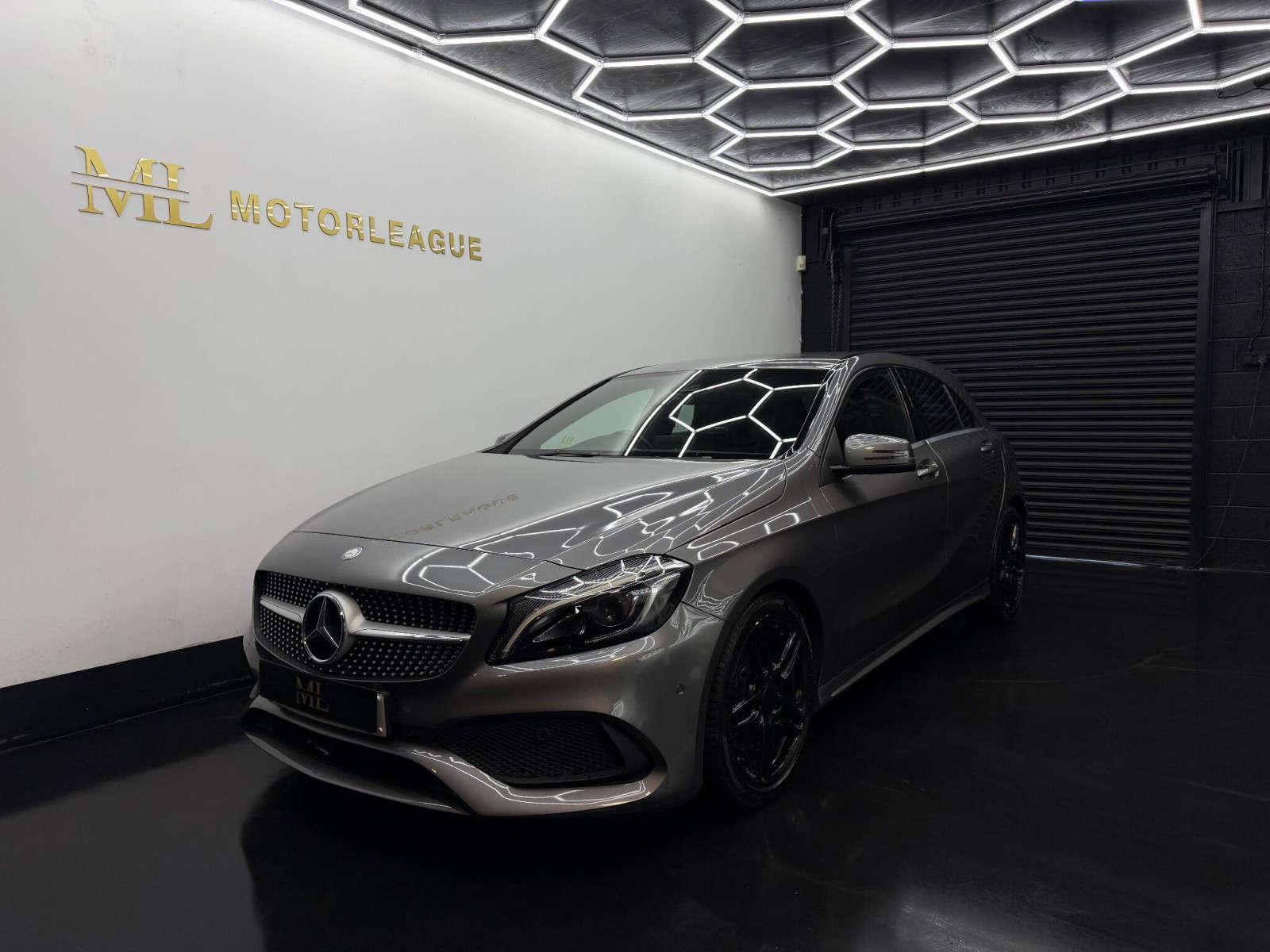 
                                                Voiture
                                                 Mercedes-Benz A Class 2.1 A220d AMG Line (Premium) 7G-DCT Euro 6 (s/s) 5dr