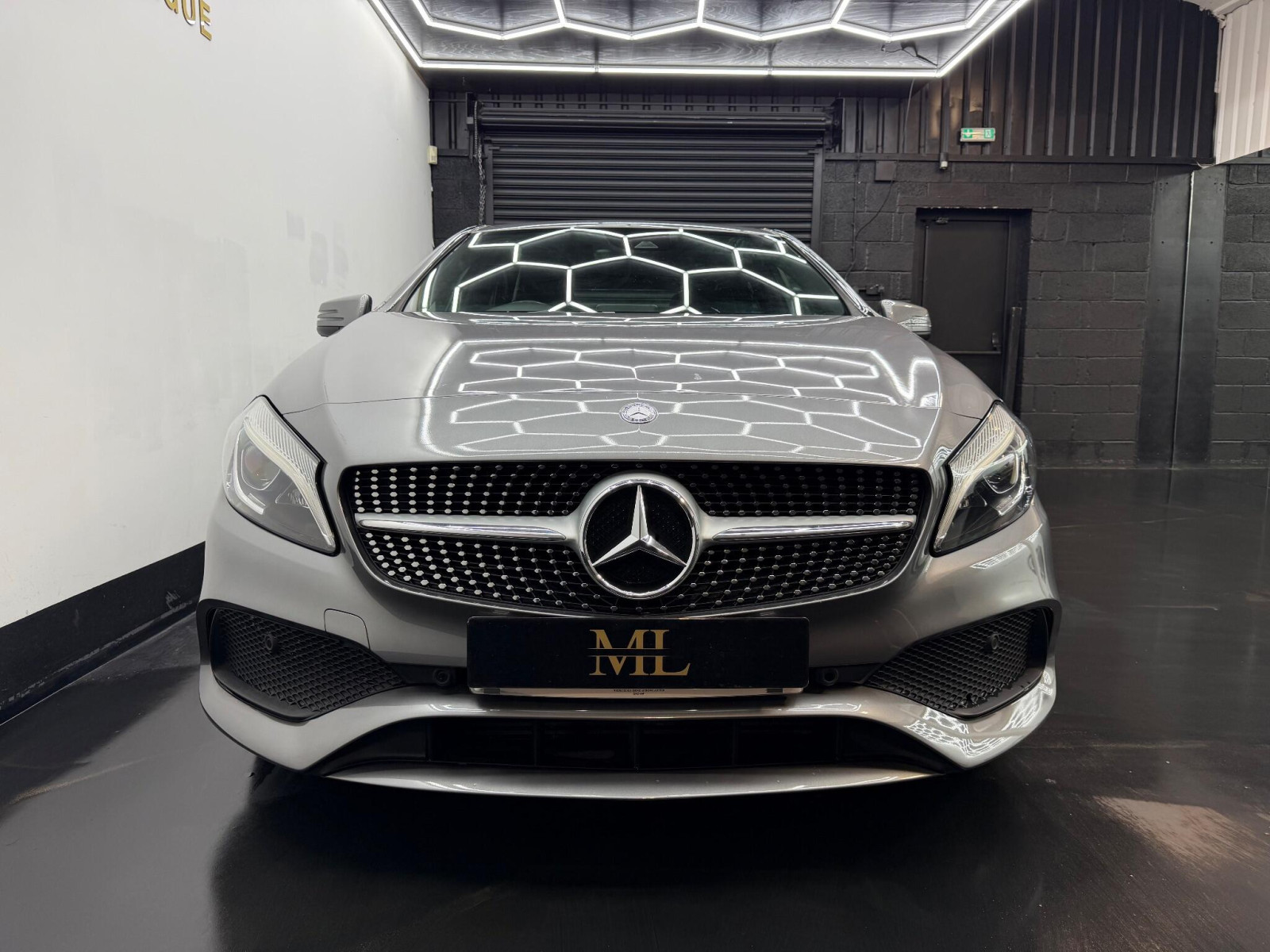 
                                                Voiture
                                                 Mercedes-Benz A Class 2.1 A220d AMG Line (Premium) 7G-DCT Euro 6 (s/s) 5dr