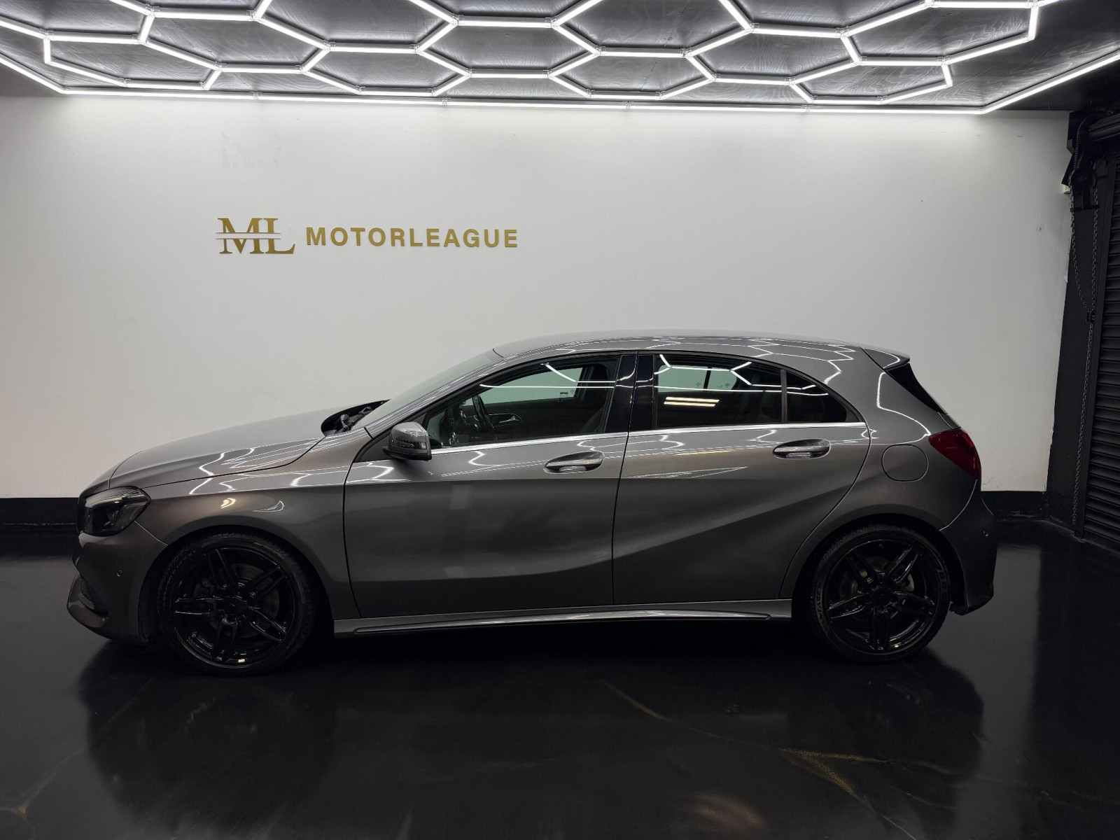 
                                                Voiture
                                                 Mercedes-Benz A Class 2.1 A220d AMG Line (Premium) 7G-DCT Euro 6 (s/s) 5dr