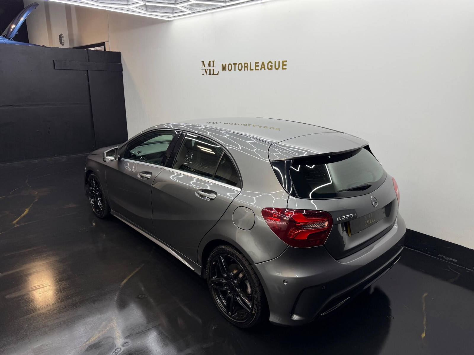 
                                                Voiture
                                                 Mercedes-Benz A Class 2.1 A220d AMG Line (Premium) 7G-DCT Euro 6 (s/s) 5dr