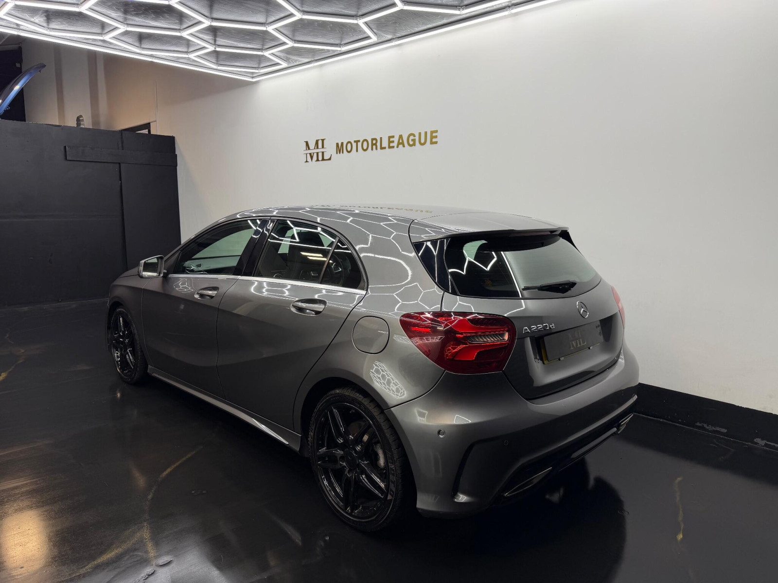 
                                                Voiture
                                                 Mercedes-Benz A Class 2.1 A220d AMG Line (Premium) 7G-DCT Euro 6 (s/s) 5dr