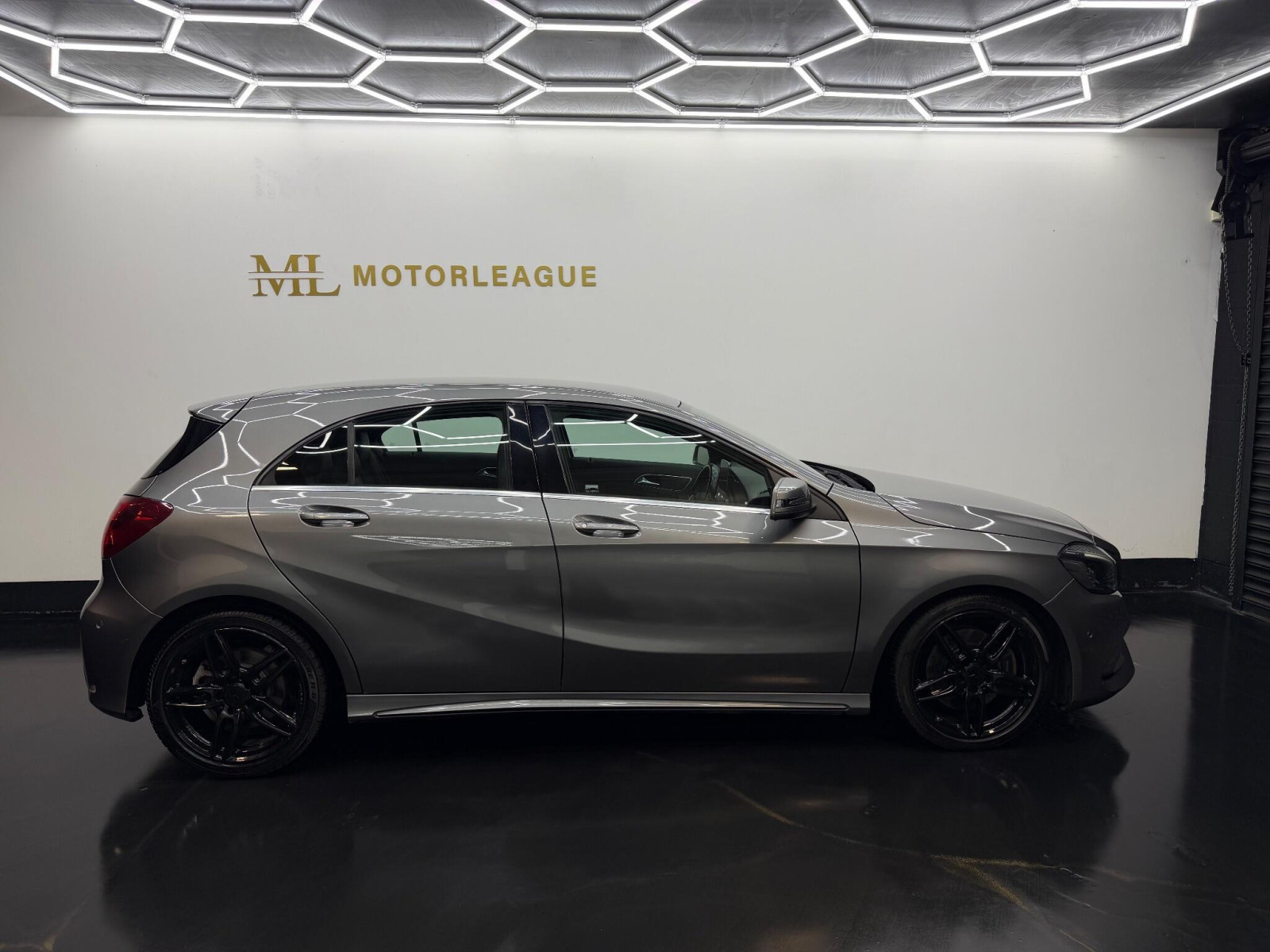 
                                                Voiture
                                                 Mercedes-Benz A Class 2.1 A220d AMG Line (Premium) 7G-DCT Euro 6 (s/s) 5dr