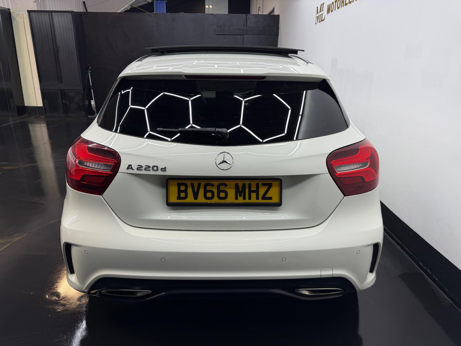 
                                                Voiture
                                                 Mercedes-Benz A Class 2.1 A220d AMG Line (Premium Plus) 7G-DCT Euro 6 (s/s) 5dr