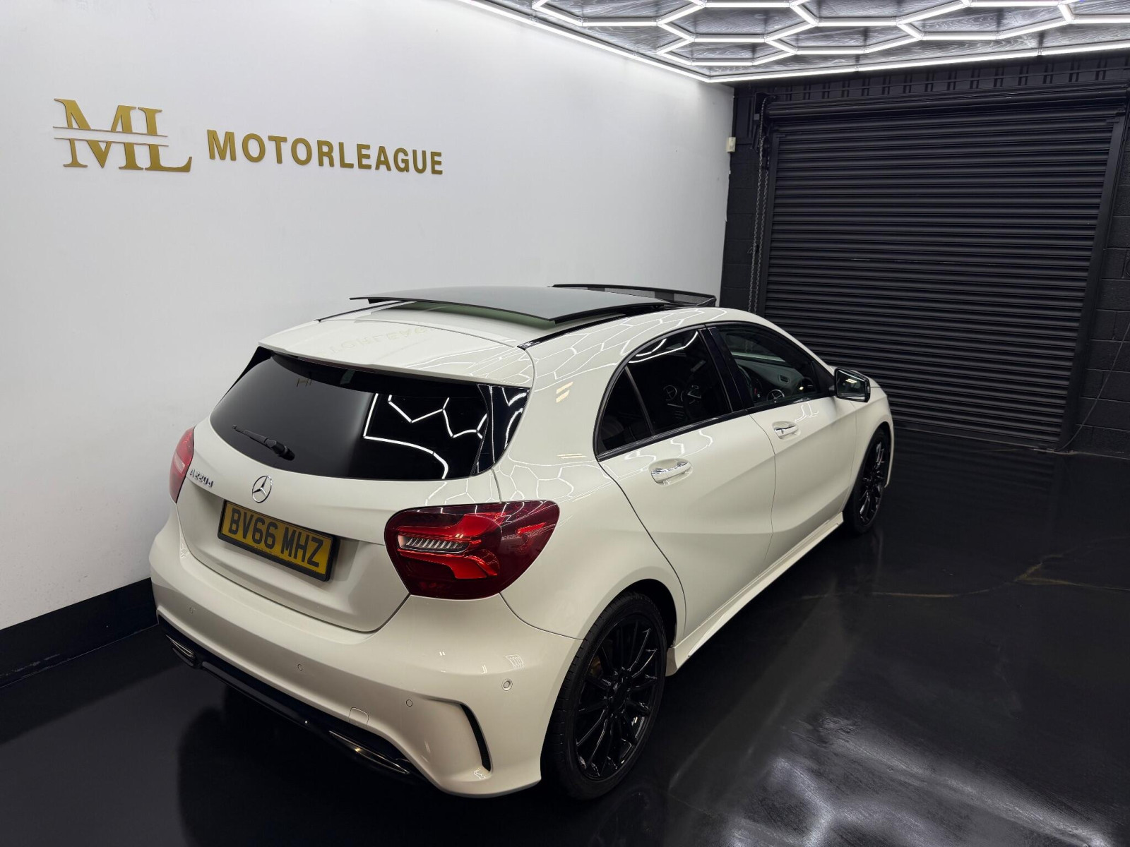 
                                                Voiture
                                                 Mercedes-Benz A Class 2.1 A220d AMG Line (Premium Plus) 7G-DCT Euro 6 (s/s) 5dr