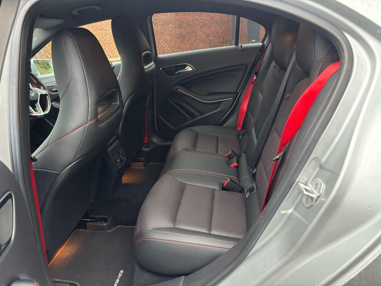 
                                                Voiture
                                                 Mercedes-Benz A Class AMG A 45 4MATIC PREMIUM AUTO 38K MOT 11/26 PSH ULEZ 2.0 5dr