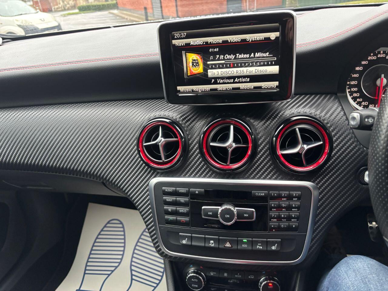 
                                                Voiture
                                                 Mercedes-Benz A Class AMG A 45 4MATIC PREMIUM AUTO 38K MOT 11/26 PSH ULEZ 2.0 5dr