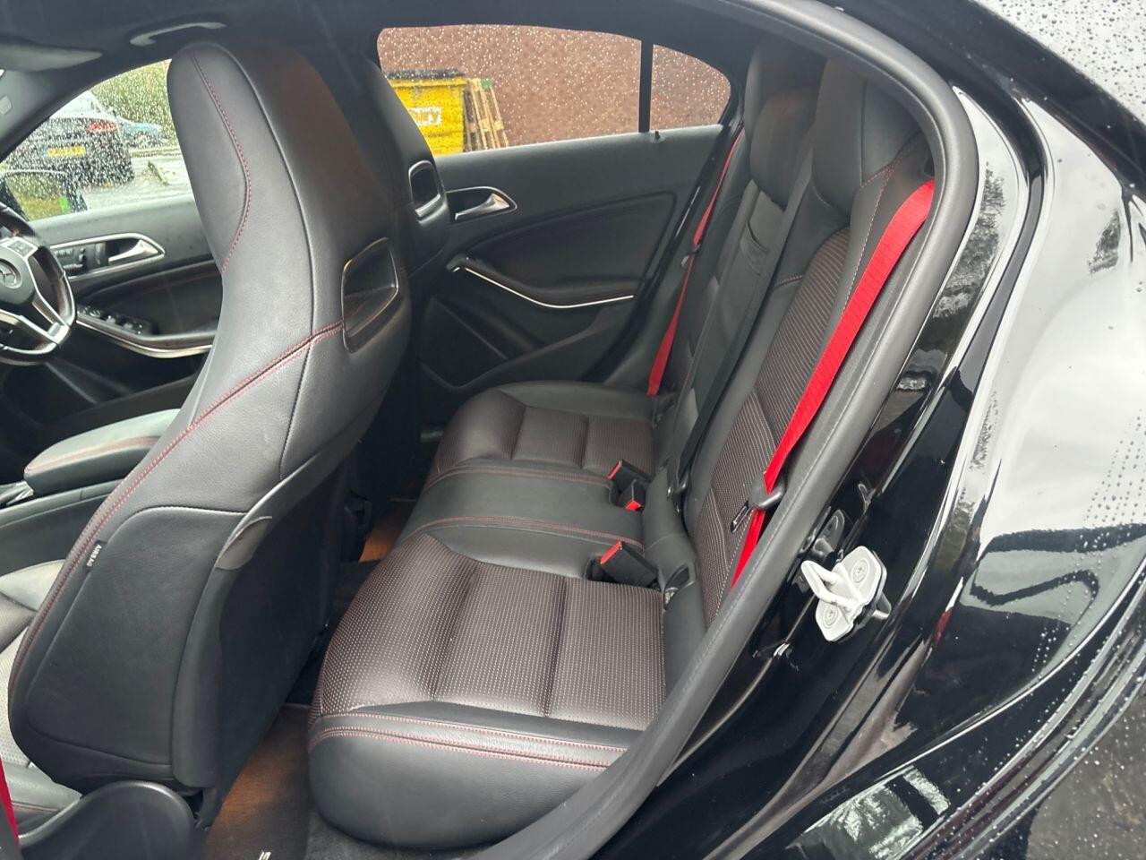 
                                                Voiture
                                                 Mercedes-Benz A Class AMG A 45 4MATIC PREMIUM MOT 11/26 AUTO 63K PSH ULEZ 2.0 5dr