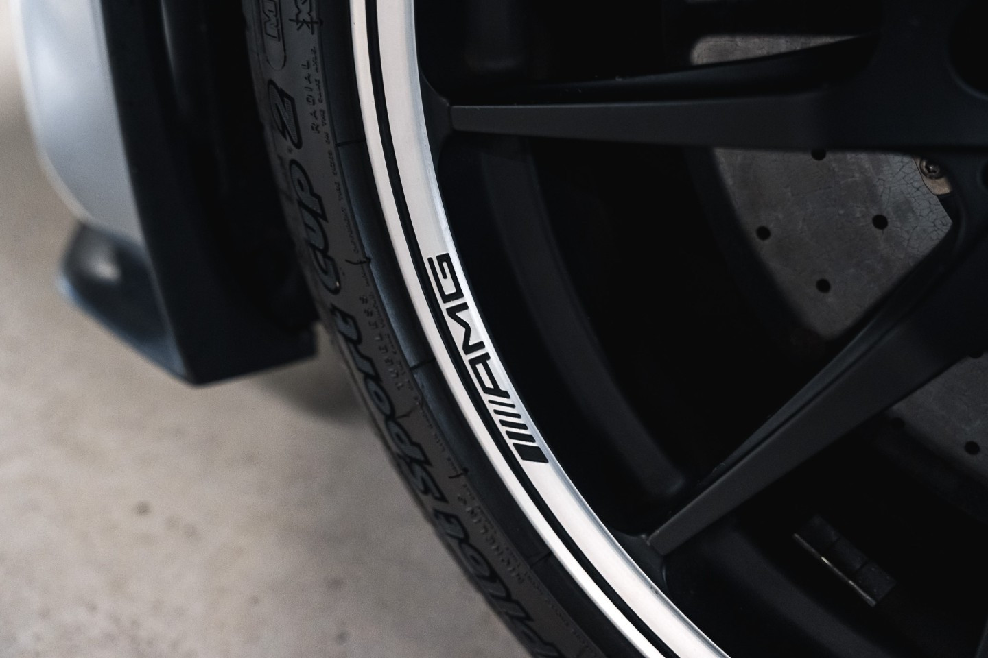 
                                                Voiture
                                                 Mercedes-Benz AMG GT R Coupé BA7