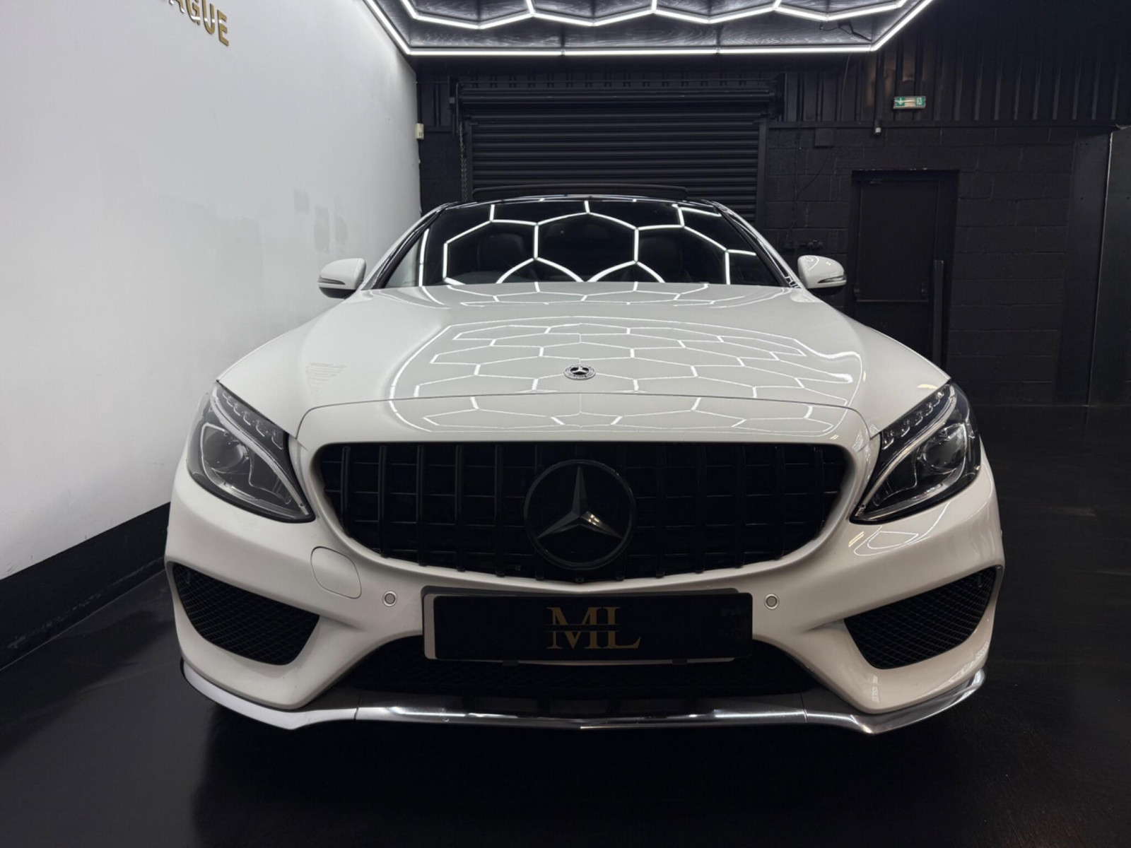 
                                                Voiture
                                                 Mercedes-Benz C Class 2.0 C200 AMG Line (Premium) 7G-Tronic+ Euro 6 (s/s) 2dr