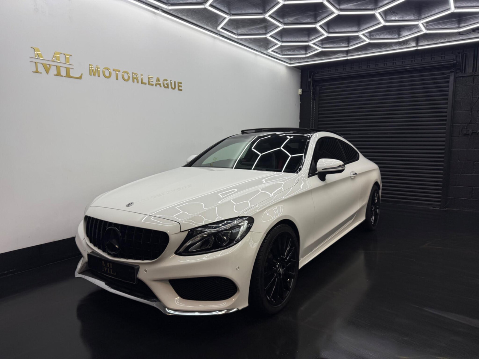 
                                                Voiture
                                                 Mercedes-Benz C Class 2.0 C200 AMG Line (Premium) 7G-Tronic+ Euro 6 (s/s) 2dr