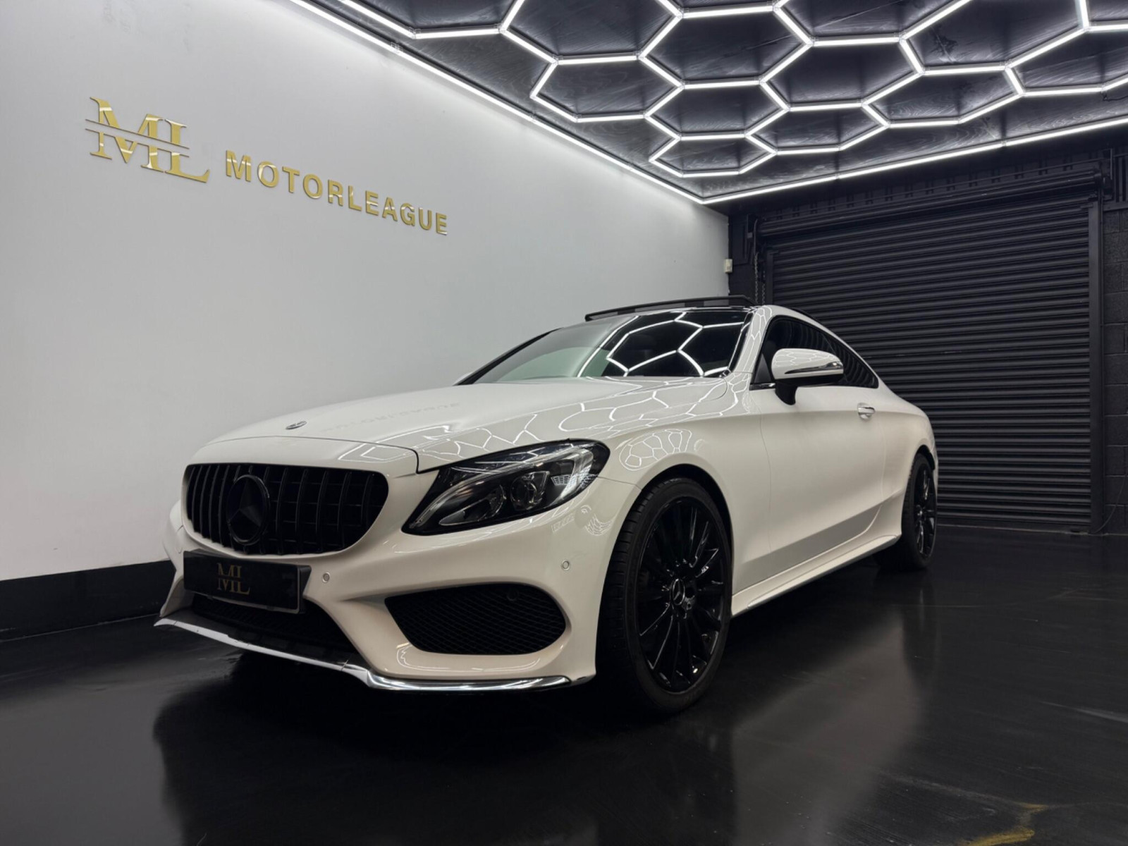 
                                                Voiture
                                                 Mercedes-Benz C Class 2.0 C200 AMG Line (Premium) 7G-Tronic+ Euro 6 (s/s) 2dr