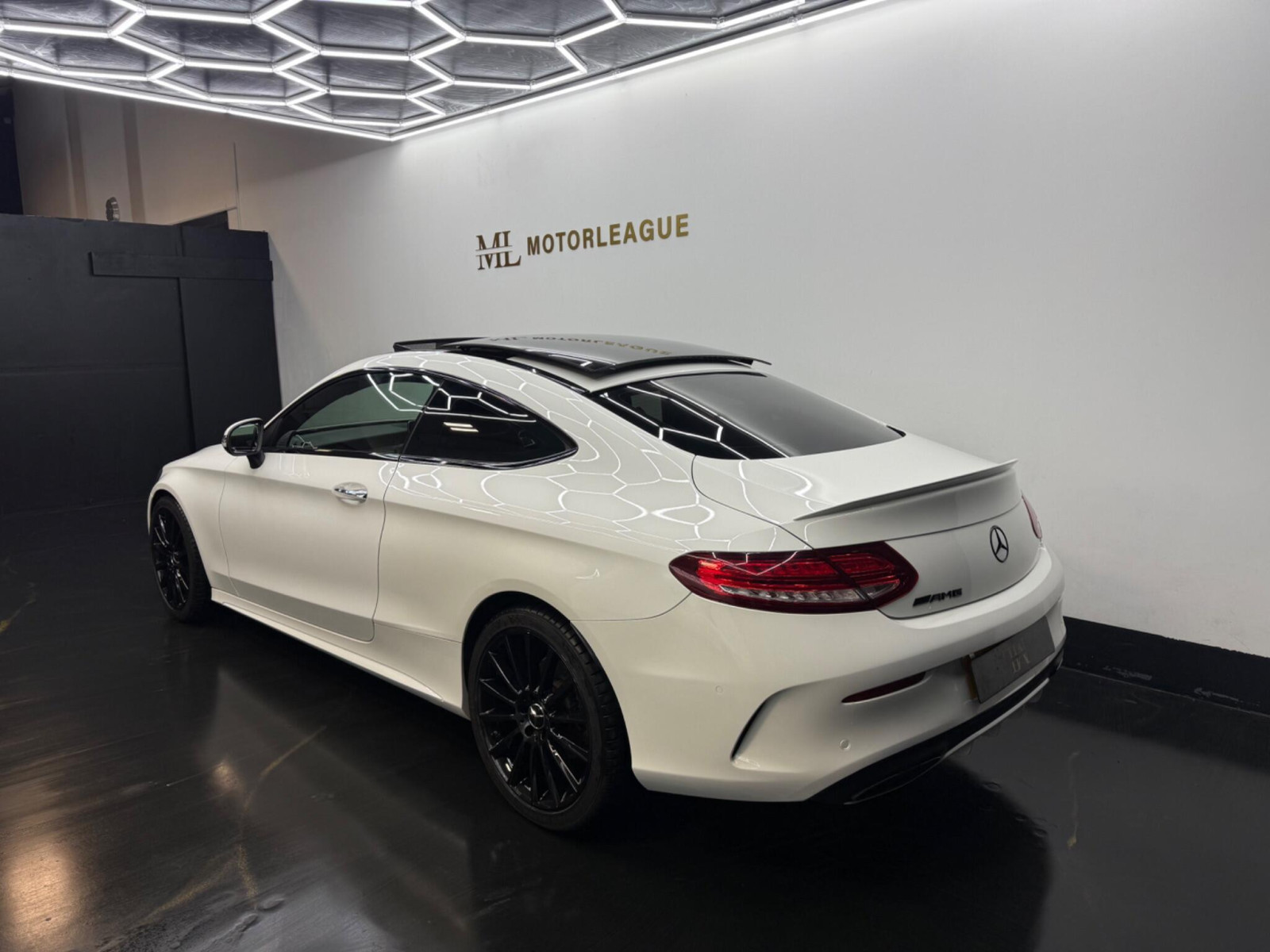 
                                                Voiture
                                                 Mercedes-Benz C Class 2.0 C200 AMG Line (Premium) 7G-Tronic+ Euro 6 (s/s) 2dr