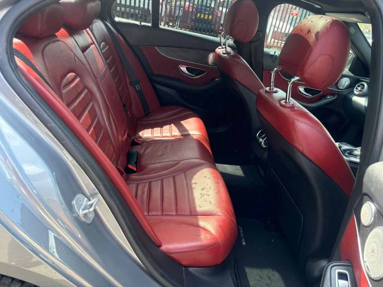 
                                                Voiture
                                                 Mercedes-Benz C-Class 2.1 C220d AMG Line (Premium Plus) Saloon 4dr Diesel 7G-Tronic+ Euro 6 (s/s) (170 ps)