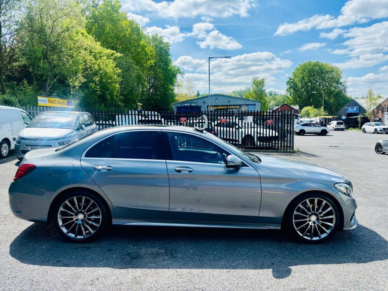 
                                                Voiture
                                                 Mercedes-Benz C-Class 2.1 C220d AMG Line (Premium Plus) Saloon 4dr Diesel 7G-Tronic+ Euro 6 (s/s) (170 ps) MOT 9/26 FSH ULEZ AUTO LEATHER