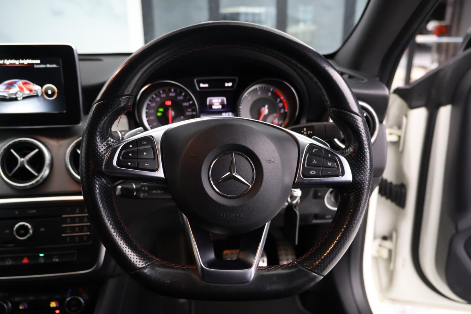 
                                                Voiture
                                                 Mercedes-Benz CLA 2.0 CLA250 AMG Sport Coupe 7G-DCT 4MATIC Euro 6 (s/s) 4dr