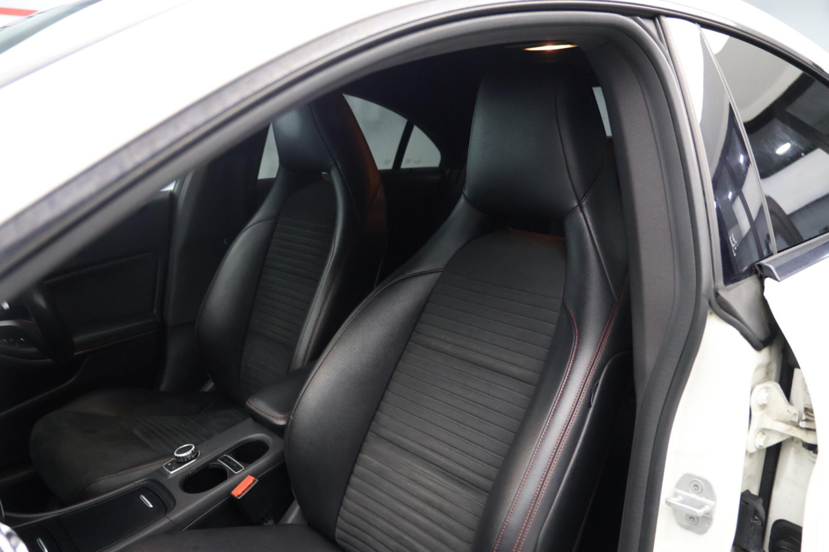
                                                Voiture
                                                 Mercedes-Benz CLA 2.0 CLA250 AMG Sport Coupe 7G-DCT 4MATIC Euro 6 (s/s) 4dr