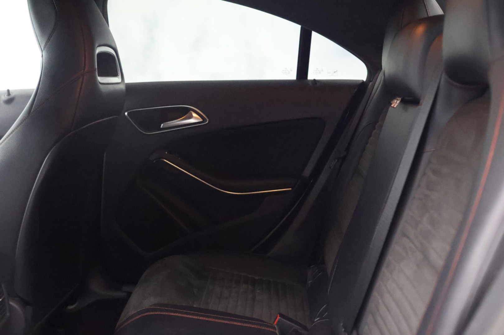 
                                                Voiture
                                                 Mercedes-Benz CLA 2.0 CLA250 AMG Sport Coupe 7G-DCT 4MATIC Euro 6 (s/s) 4dr