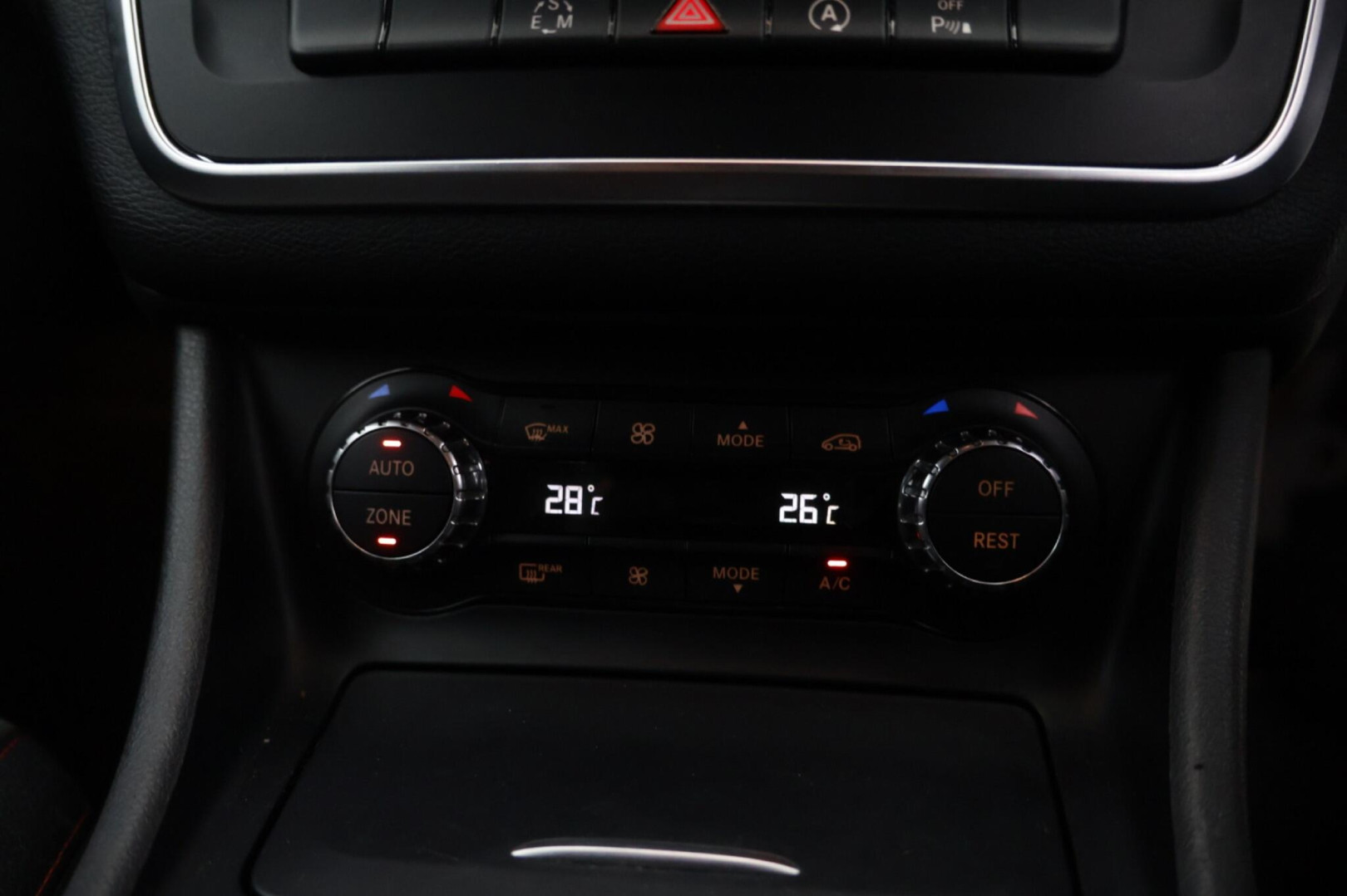 
                                                Voiture
                                                 Mercedes-Benz CLA 2.0 CLA250 AMG Sport Coupe 7G-DCT 4MATIC Euro 6 (s/s) 4dr