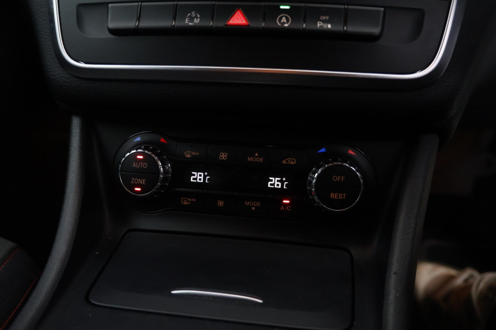 
                                                Voiture
                                                 Mercedes-Benz CLA 2.0 CLA250 AMG Sport Coupe 7G-DCT 4MATIC Euro 6 (s/s) 4dr