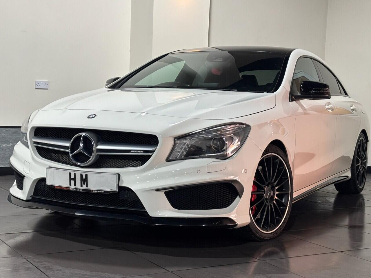 Voiture
                                                 Mercedes-Benz CLA 2.0 CLA45 AMG Coupe 4dr Petrol SpdS DCT 4MATIC Euro 6 (s/s) (381 ps)