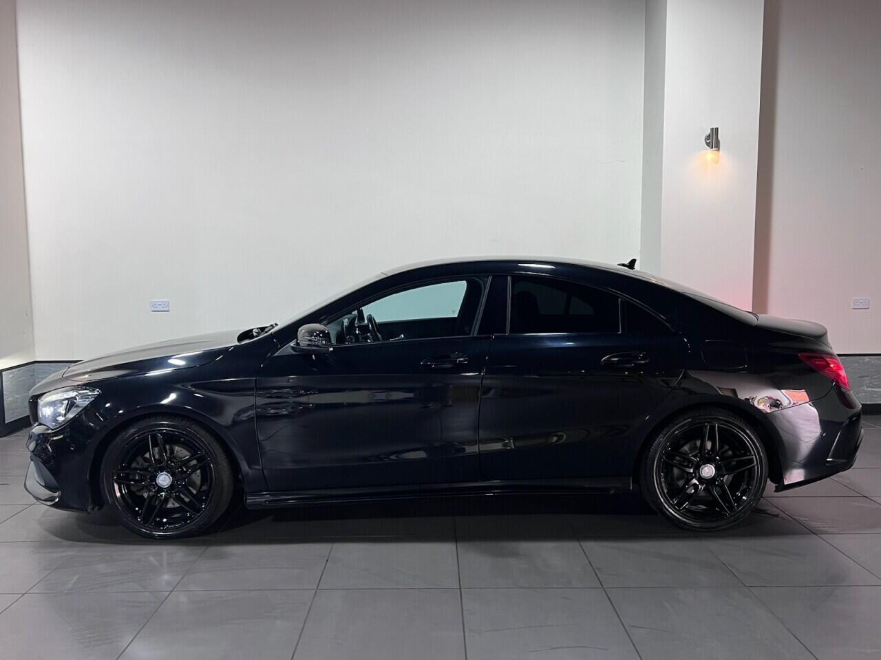 Voiture
                                                 Mercedes-Benz CLA 2.1 CLA220d AMG Line Coupe 4dr Diesel 7G-DCT Euro 6 (s/s) (177 ps)