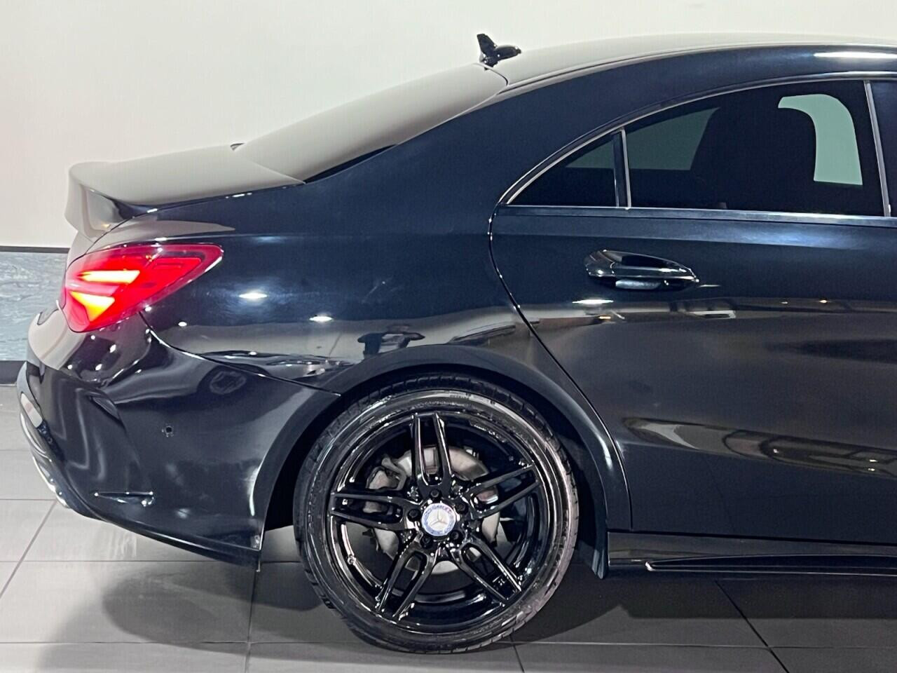 Voiture
                                                 Mercedes-Benz CLA 2.1 CLA220d AMG Line Coupe 4dr Diesel 7G-DCT Euro 6 (s/s) (177 ps)