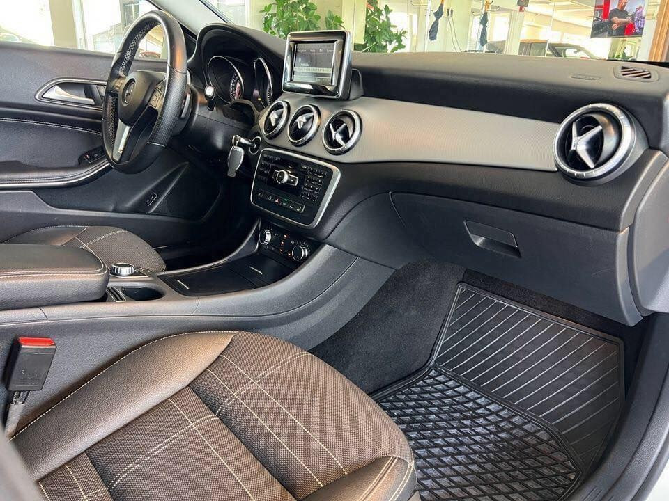 
                                                Voiture
                                                 Mercedes-Benz CLA Année 2014