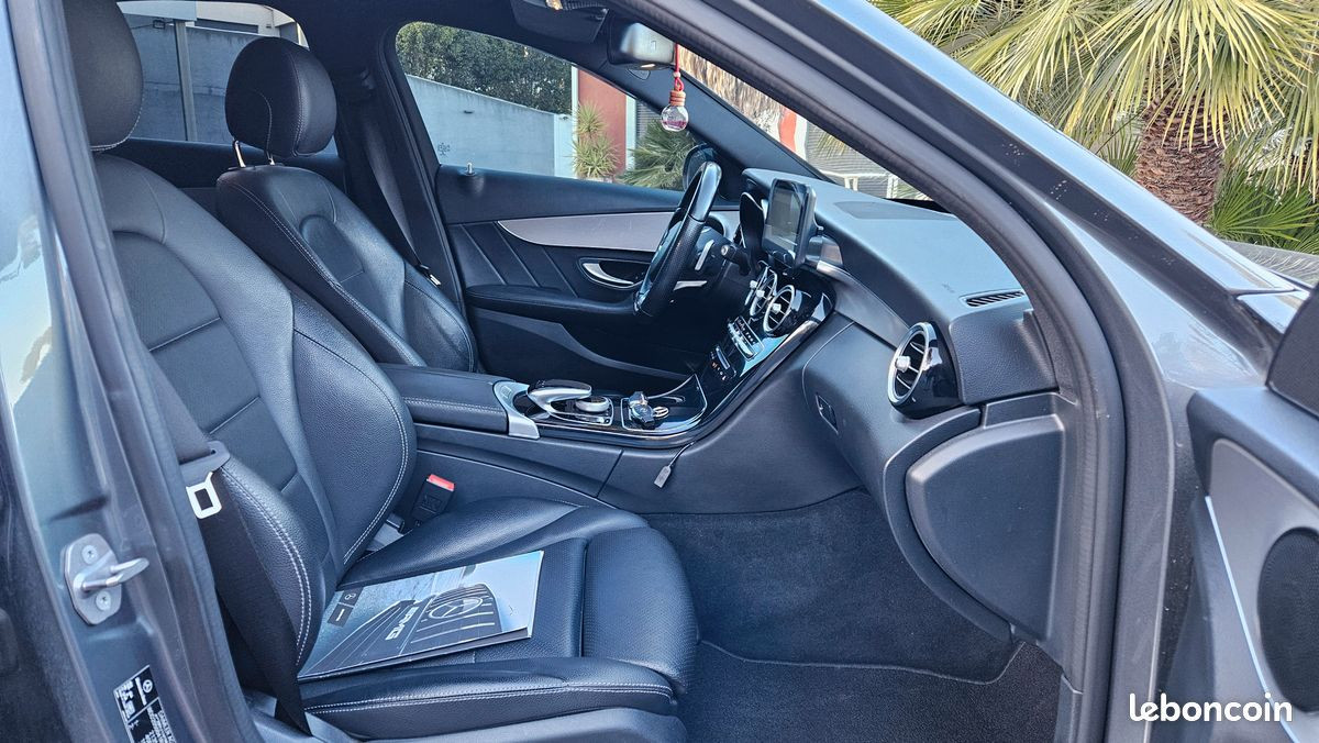 
                                                Voiture
                                                 Mercedes-Benz Classe C220 d 9G-Tronic AMG Line
